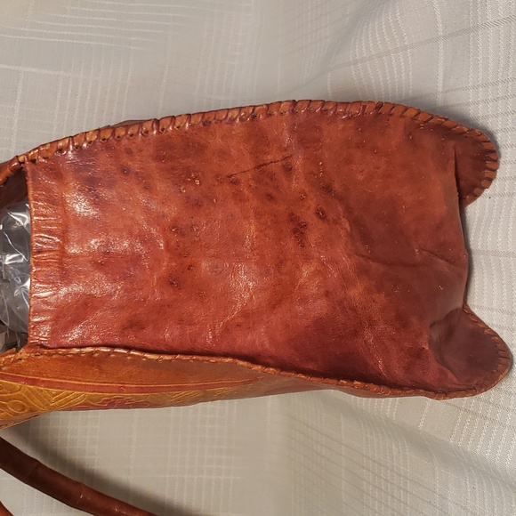 Handmade Tooled leather women's handbag, African motif . - Picture 6 of 12